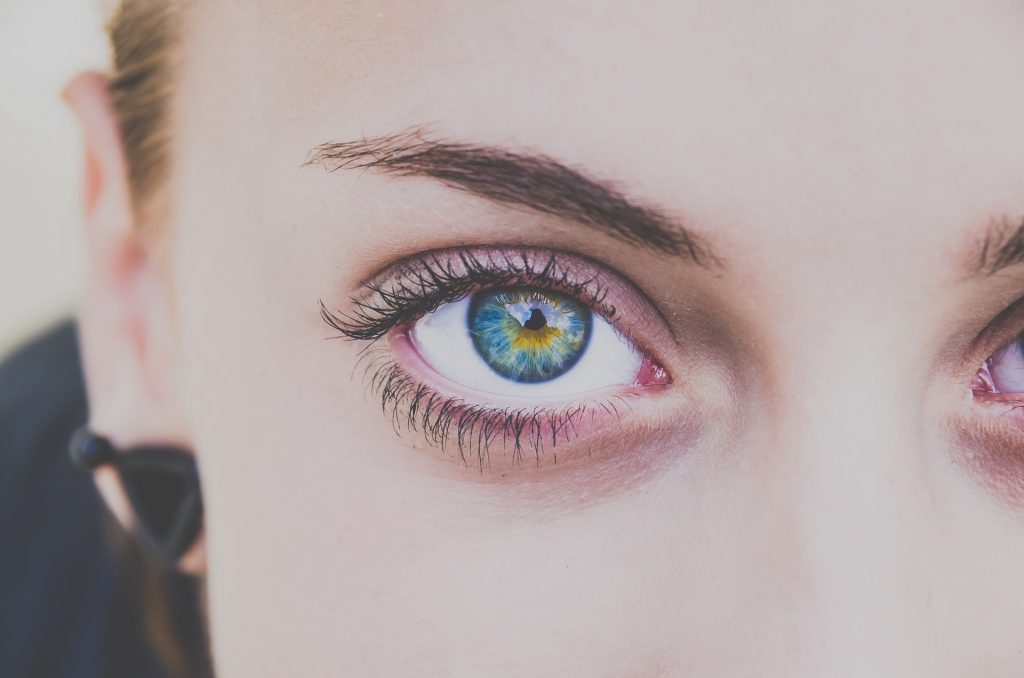 blue-eye-woman-close-up-genius